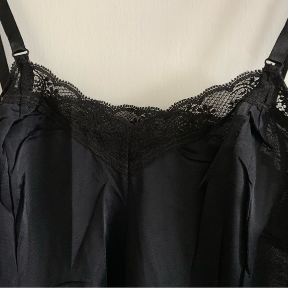 Slip Tank Top Cami ~Vintage ~ Lingerie ~ Black ~Size 34 ~Silky, Bit of Lace - Picture 2 of 6